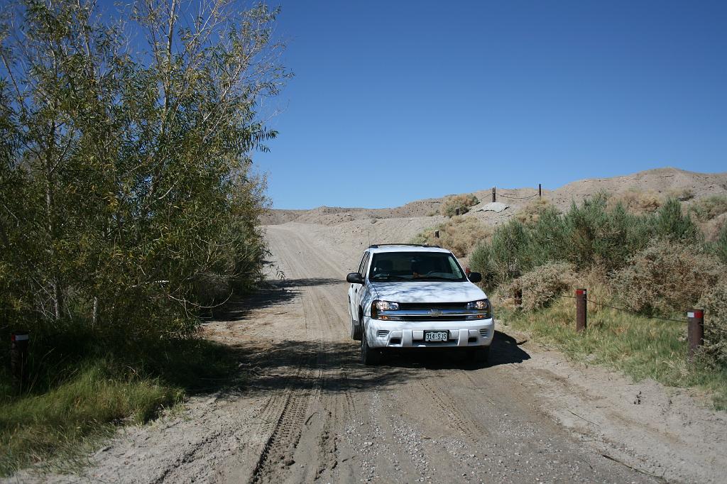 20081020 calico zzyzx 072.jpg - Afton Canyon - We didn't dare to go through that puddle